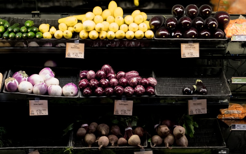 Übersicht der acht Einkaufskategorien in einer Einkaufsliste-Vorlage, sortiert nach typischem Ladenlayout