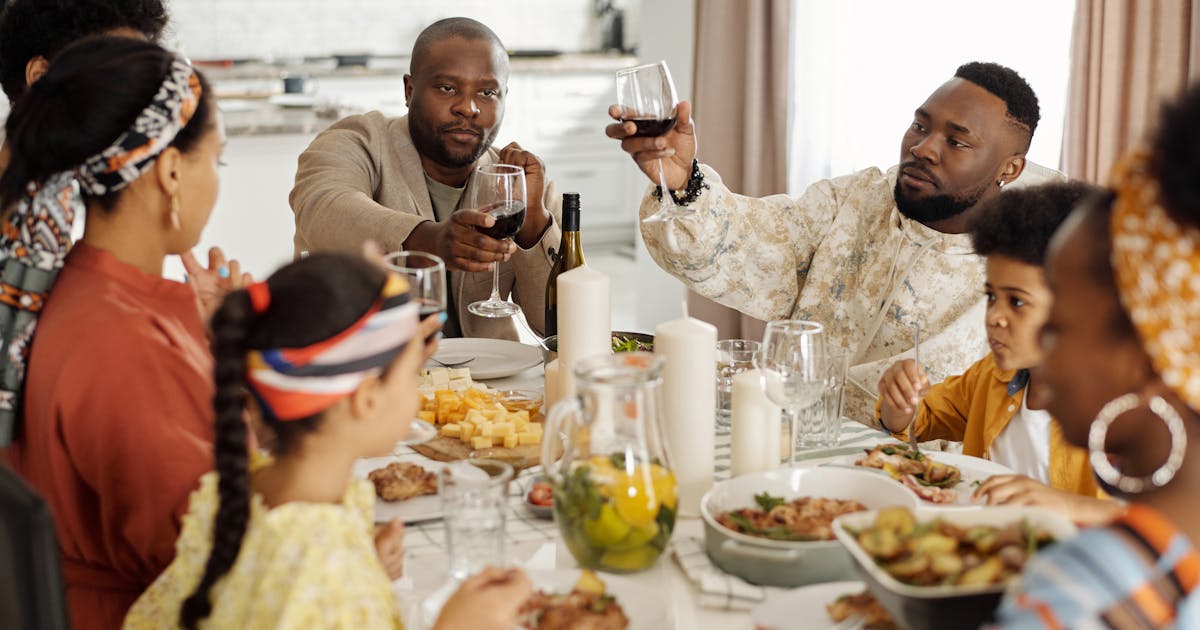 Family table with a colourful weekly meal plan and fresh Swiss ingredients